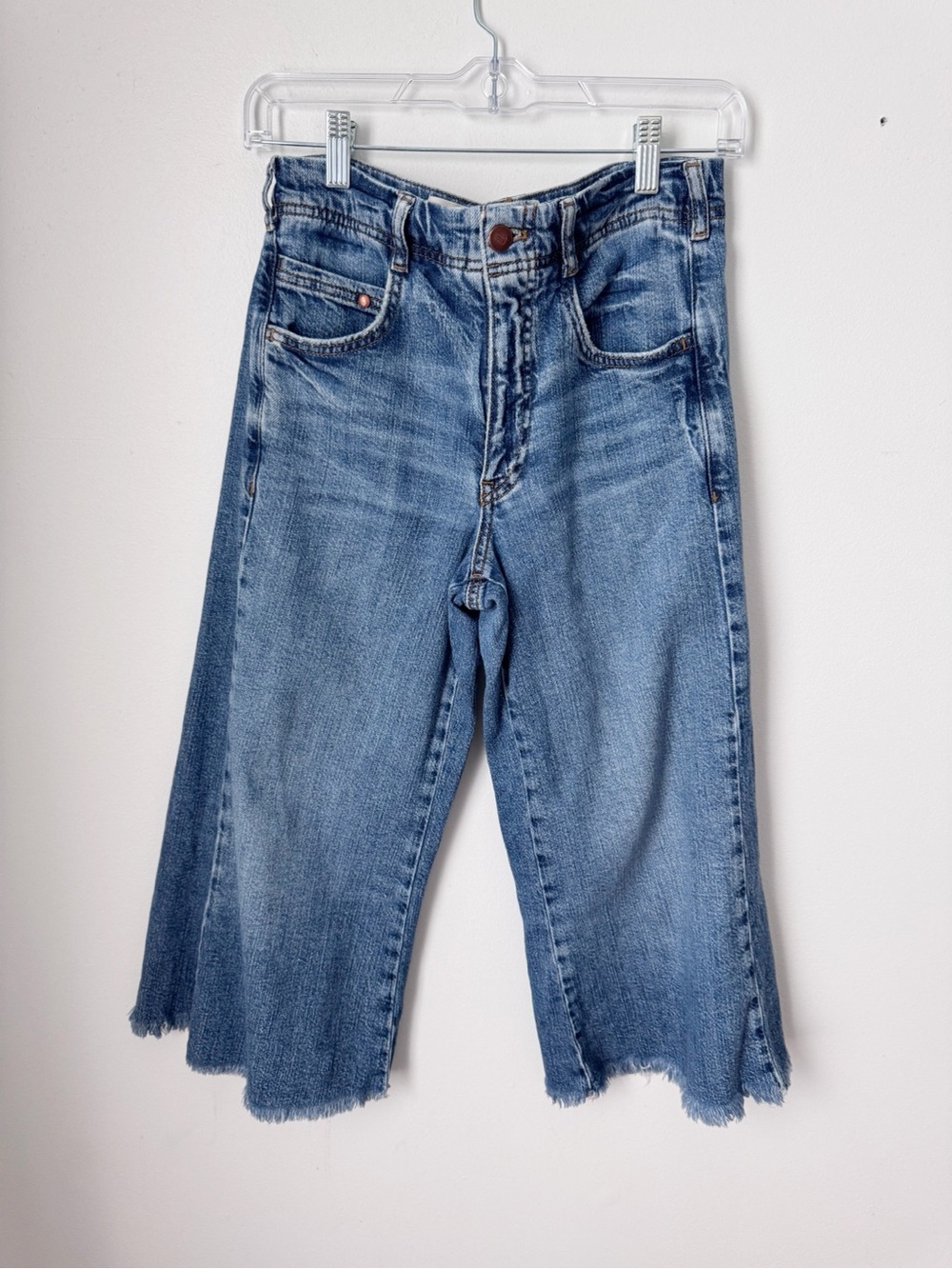 Anthropologie Pilcro  Distressed Light Blue Cropped Jeans